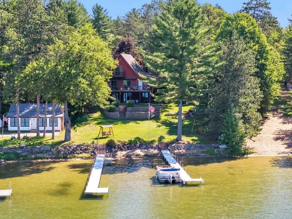 N2803 Rustic Dr, Clintonville, WI 54929