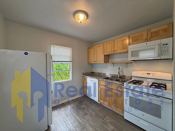 4th image of 1015 Lane Pl #1/2