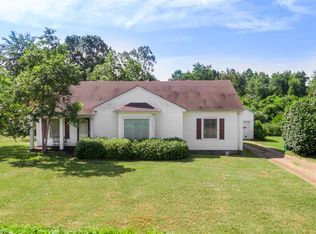 712 E Henderson St, Overton, TX 75684