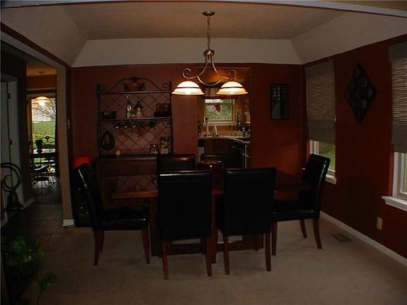 4th image of 779 Sheffield Dr