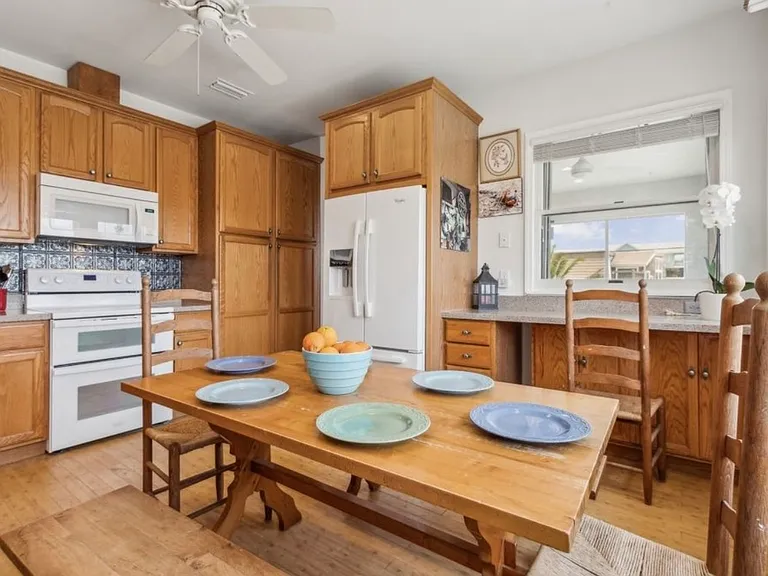 855 S Fletcher Ave — Photo 10