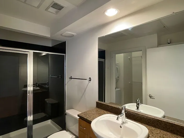 525 E 6th St #301 — Photo 9