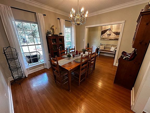 4th image of 111 Rollingwood Dr