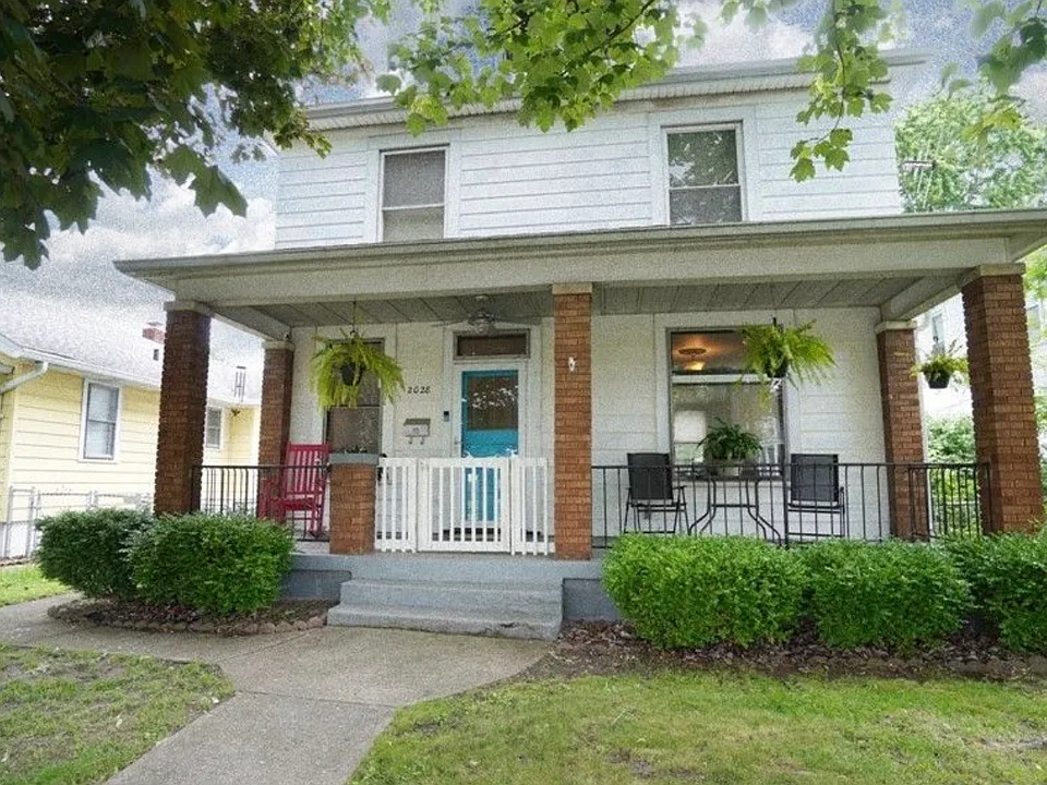 2028 Pleasant Ave