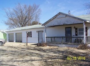 610 N 4th St, Fredonia, KS 66736