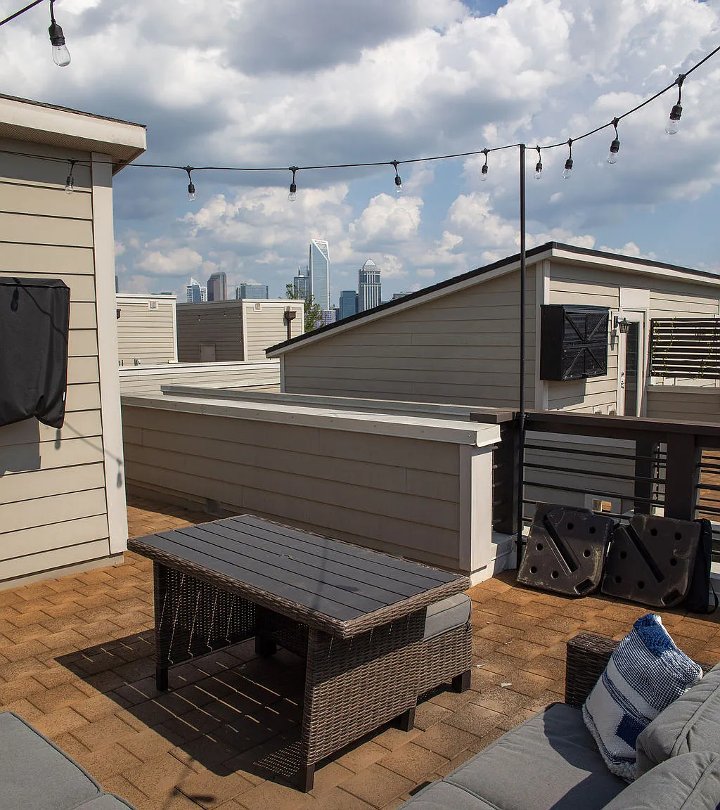 2 bed, 2.5 bath, 1266 sqft, $2,400 — Photo 3
