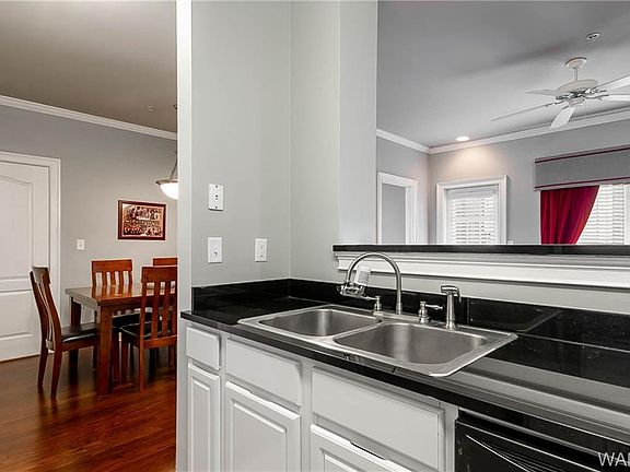 4th image of 700 15th St Unit 2407