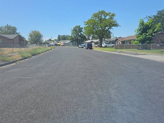 5th image of 1412 W Fern Dr