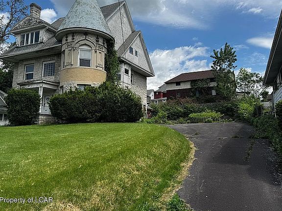 2nd image of 1021 Richmont St