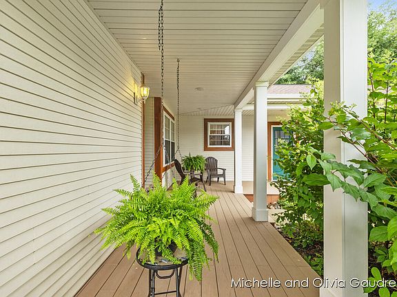 5th image of 5830 Creekridge Dr
