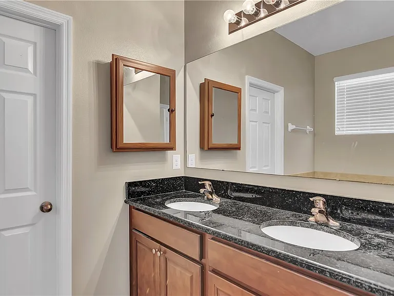 1340 Caddy Ct — Photo 6