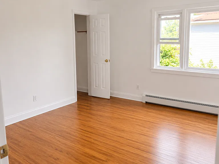 904 Peter St #2 — Photo 6