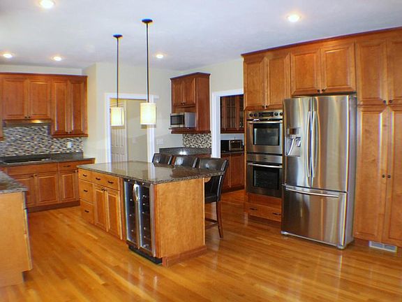 2nd image of 25 Warthin Cir