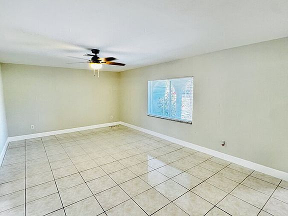 4th image of 5015 Lee Blvd