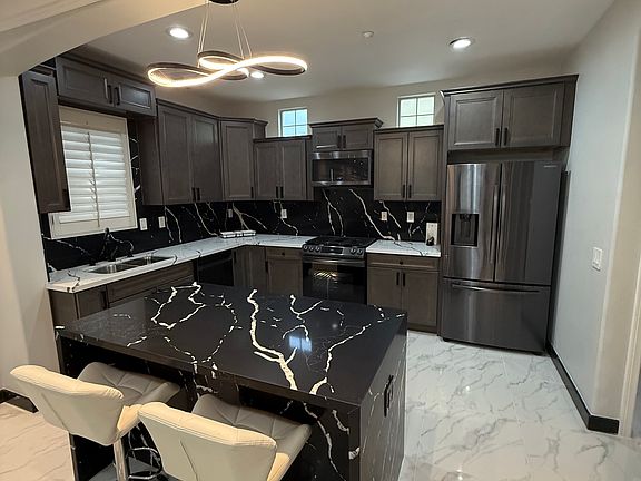 2nd image of 2696 Escala Cir