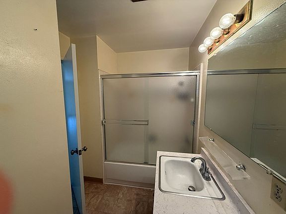 3rd image of 100 Irene Ct APT 9