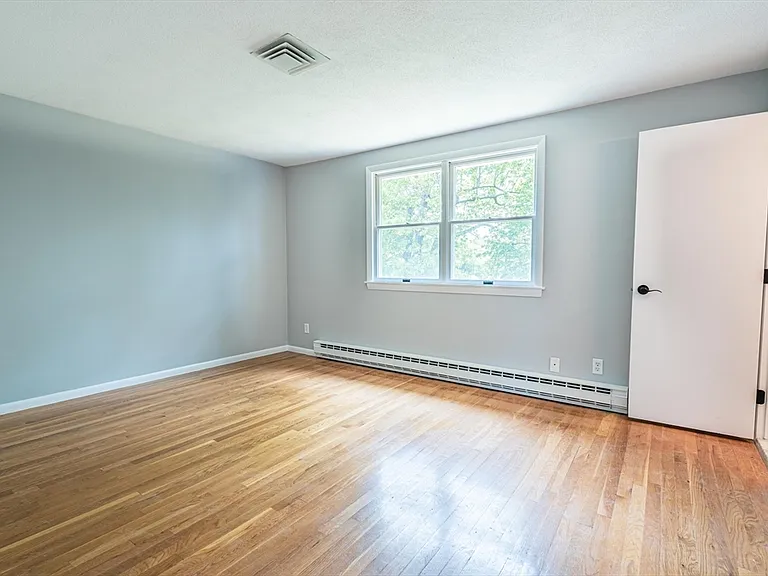 20 Fieldstone Dr — Photo 9