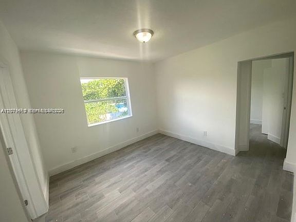 5th image of 27 NE 60th Ter