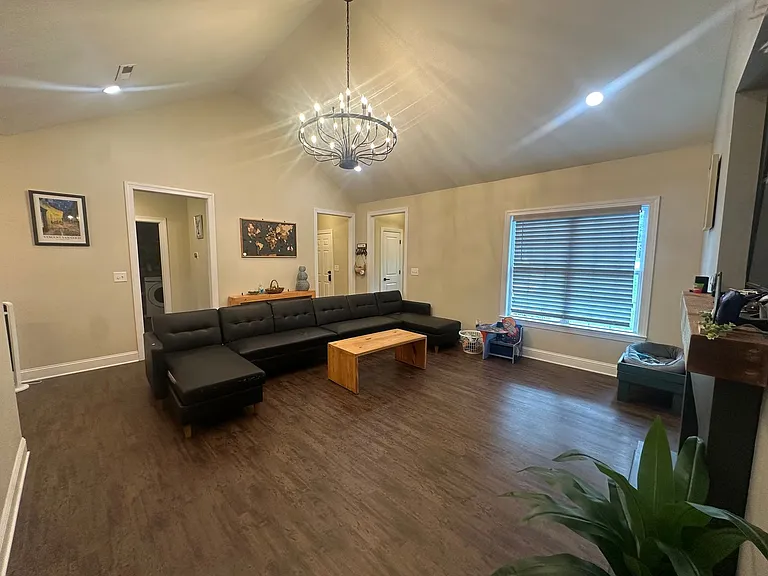 32 Sarjon Cir — Photo 4