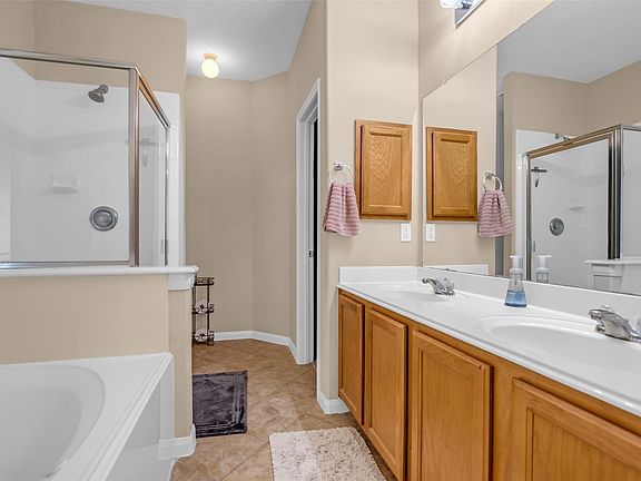 5th image of 2919 Whitman Dr