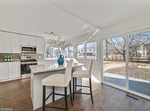 4th image of 5850 E Beverly Cir