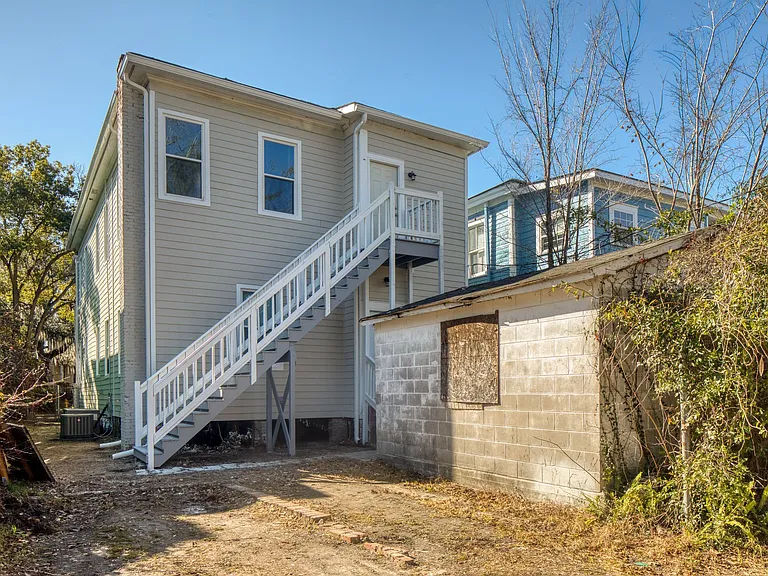 1114 E Anderson St #A — Photo 8