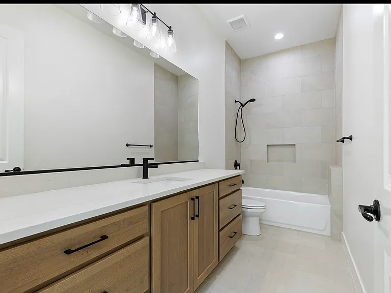 458 N 250 E — Photo 20