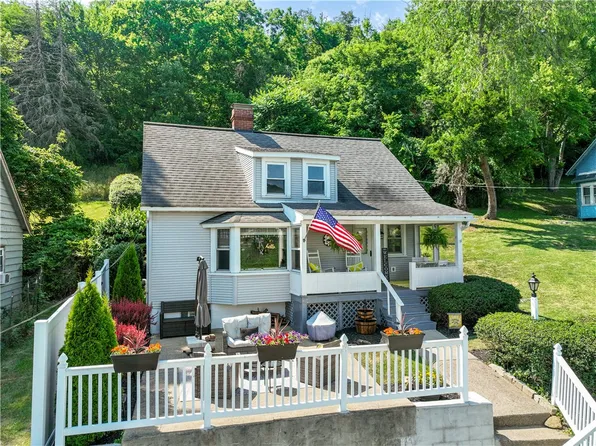 121 Walnut Ln, West Newton, PA 15089