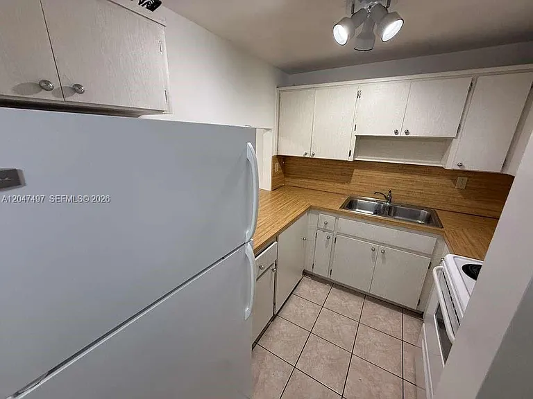 10000 NW 80th Ct #2262 — Photo 7