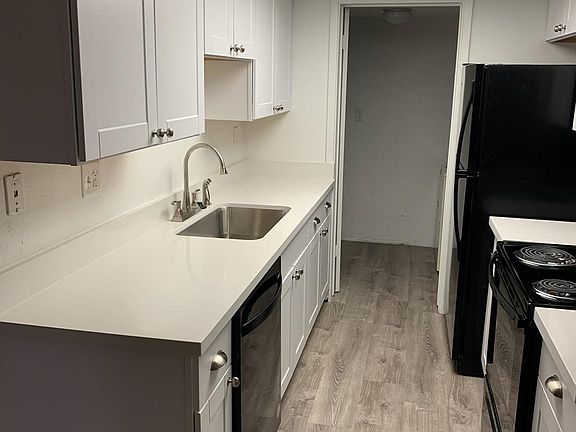 4th image of 11044 N 28th Dr Unit 238
