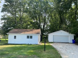 1206 Griggy Rd, Mogadore, OH 44260
