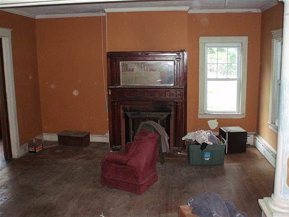 3rd image of 571 Western Ave