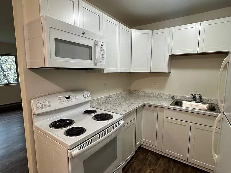 412 N Rouse Ave #A-H — Photo 7