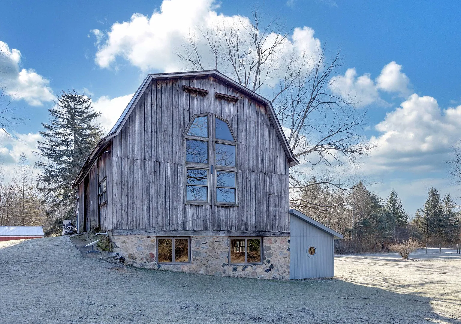 Spacious Allegan Barn Retreat w/ Hot Tub & Sauna — Photo 4