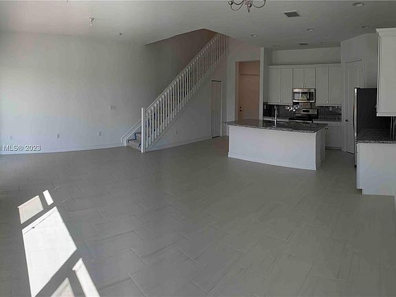 4th image of 11746 SW 13th Ln #11746