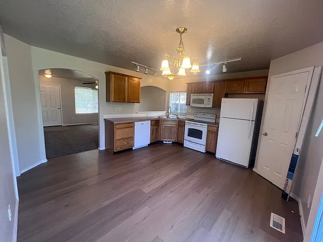 2803 Carnegie St — Photo 4