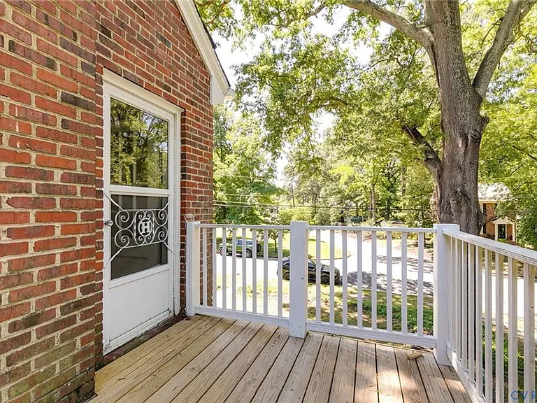 1025 Taylor Ave — Photo 19