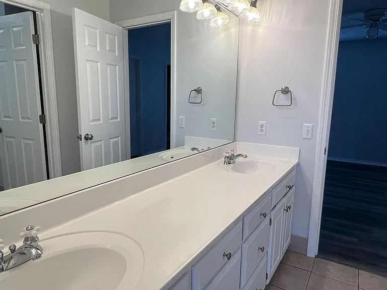 2149 S Cedar Hill Ave — Photo 21