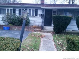 344 Bayonet St, New London, CT 06320