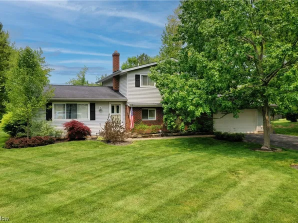 8500 Kirkwood Dr, Chesterland, OH 44026