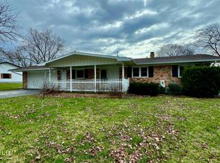 1016 Huntington Dr, Owosso, MI 48867