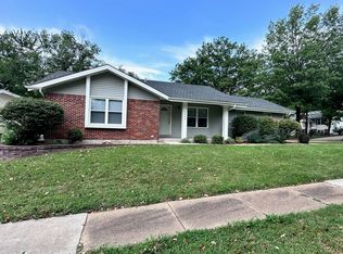 1003 Timberfield Dr, Ballwin, MO 63021