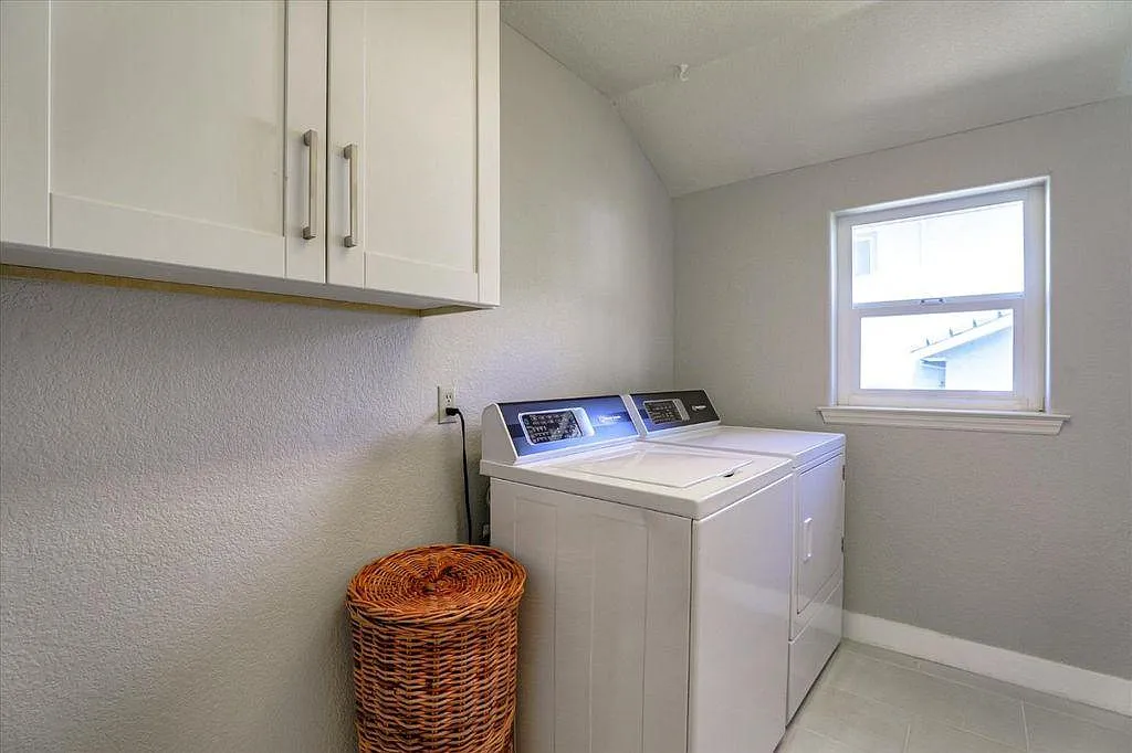 385 Photinia Ln — Photo 4