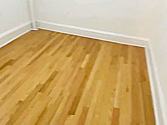 5th image of 537 W 49th St #12