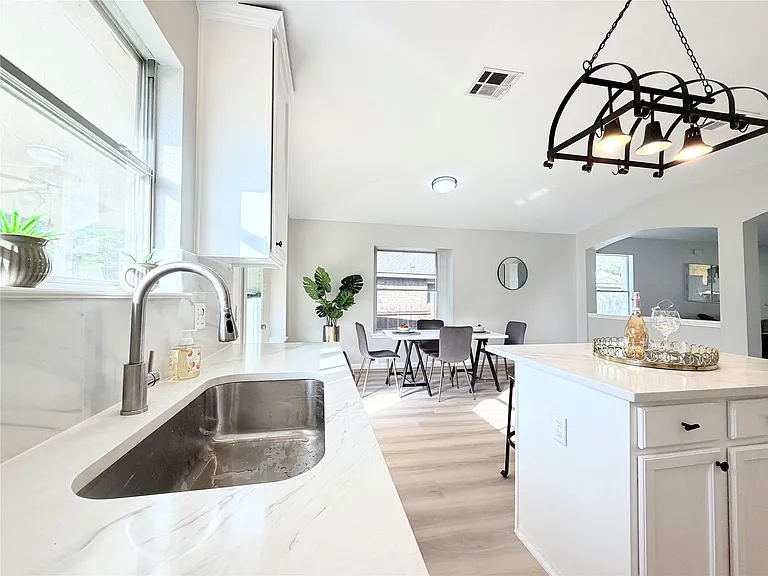 2417 Hallie Ln — Photo 21