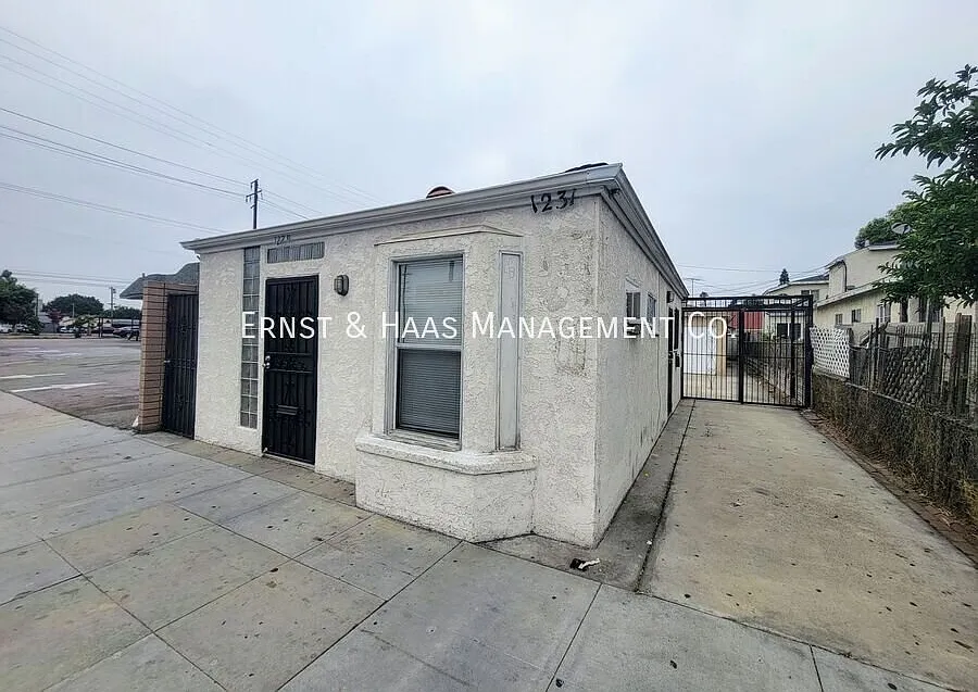 1229 E South St