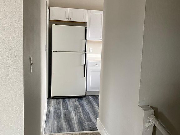 4th image of 206 W Whitman Dr #2
