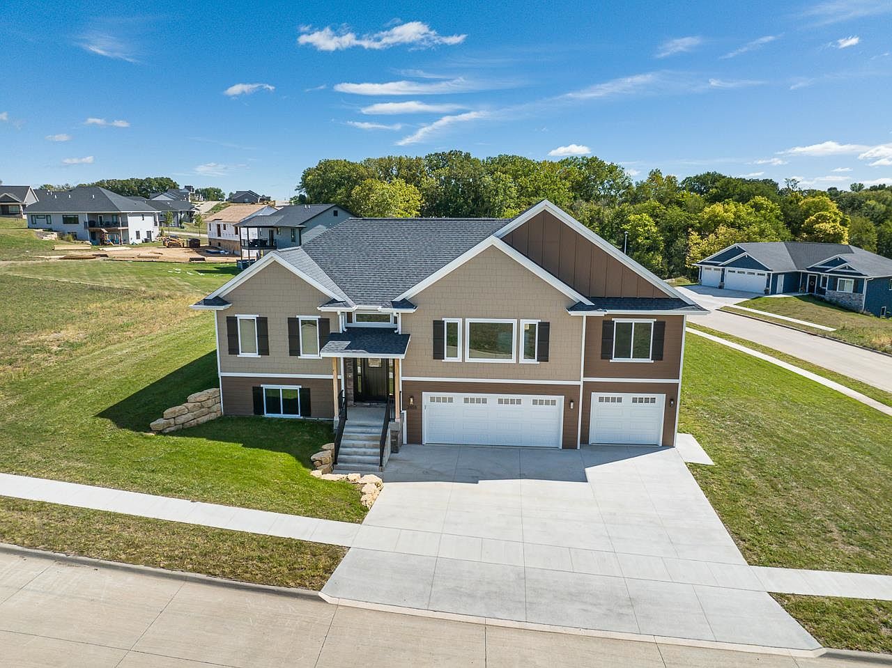 2455 Summit Hill Dr, Dubuque, IA 52003 Zillow