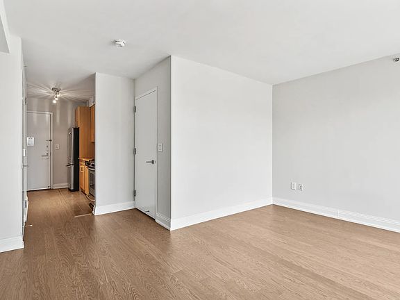 5th image of 125 W 31st St APT 43G