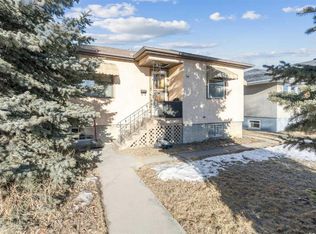 450 S 34th Ave NW, Calgary, AB T2K0B8
